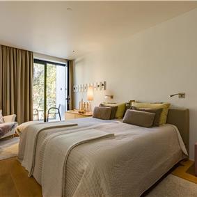 11 Bedroom Villa with Outdoor Pool and Indoor Penthouse Pool near Pula, sleeps 22-26